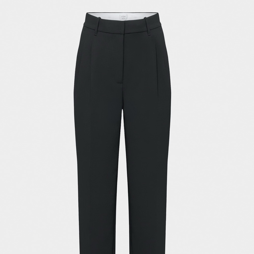 Aritzia Effortless Pant size 2